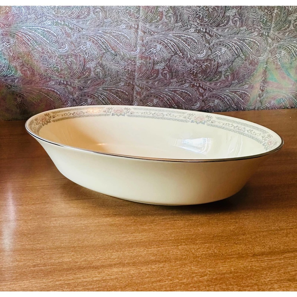 Vintage 9 1/2” oval serving dish /vegetable bowl Charleston by Lenox